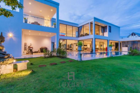 Luxury Modern 4 Bedroom Resort Pool Villa LL110